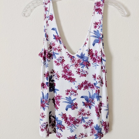 American Eagle Outfitters Tops - Sale! 3/$15 AEO Soft & Sexy Crepe Floral Tank